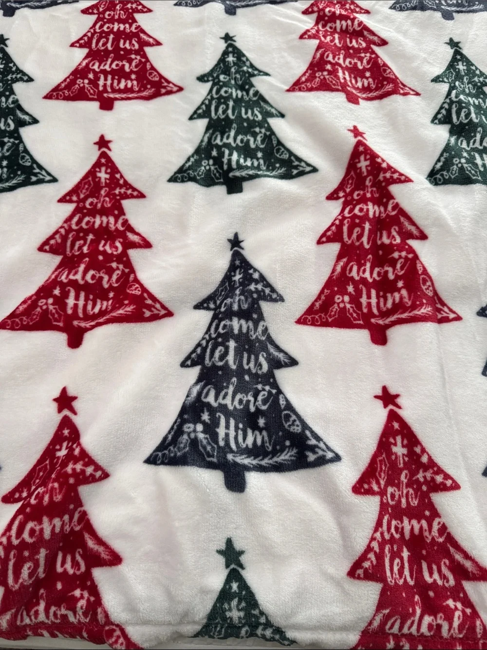 50x70 Festive Fleece Holiday Throw Blanket - Red & Green